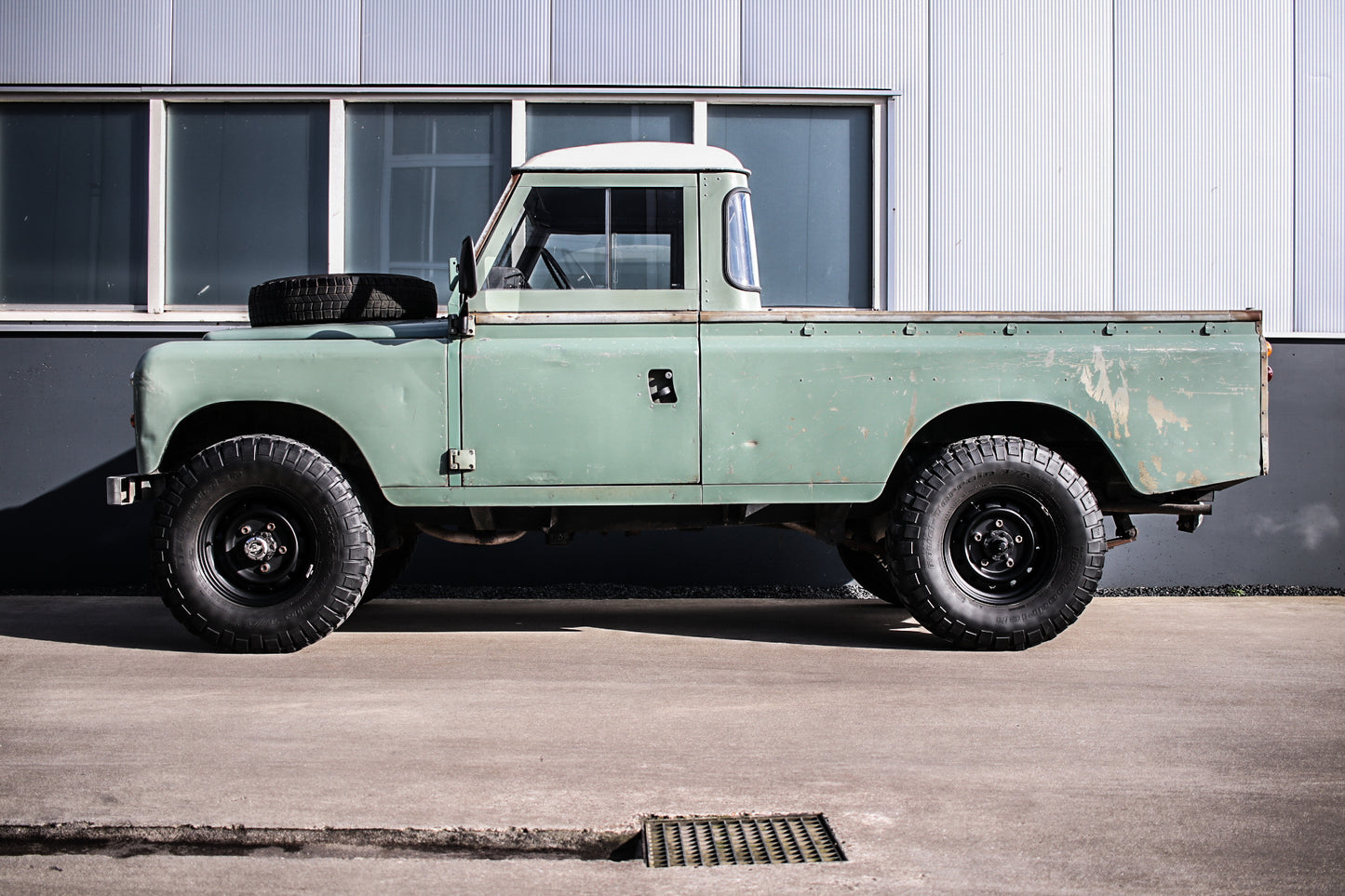 Land Rover 109 series 3 - Petrol (sold)