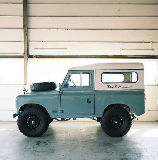 Land Rover 88 series 3 - Petrol (Deus Ex Machina)