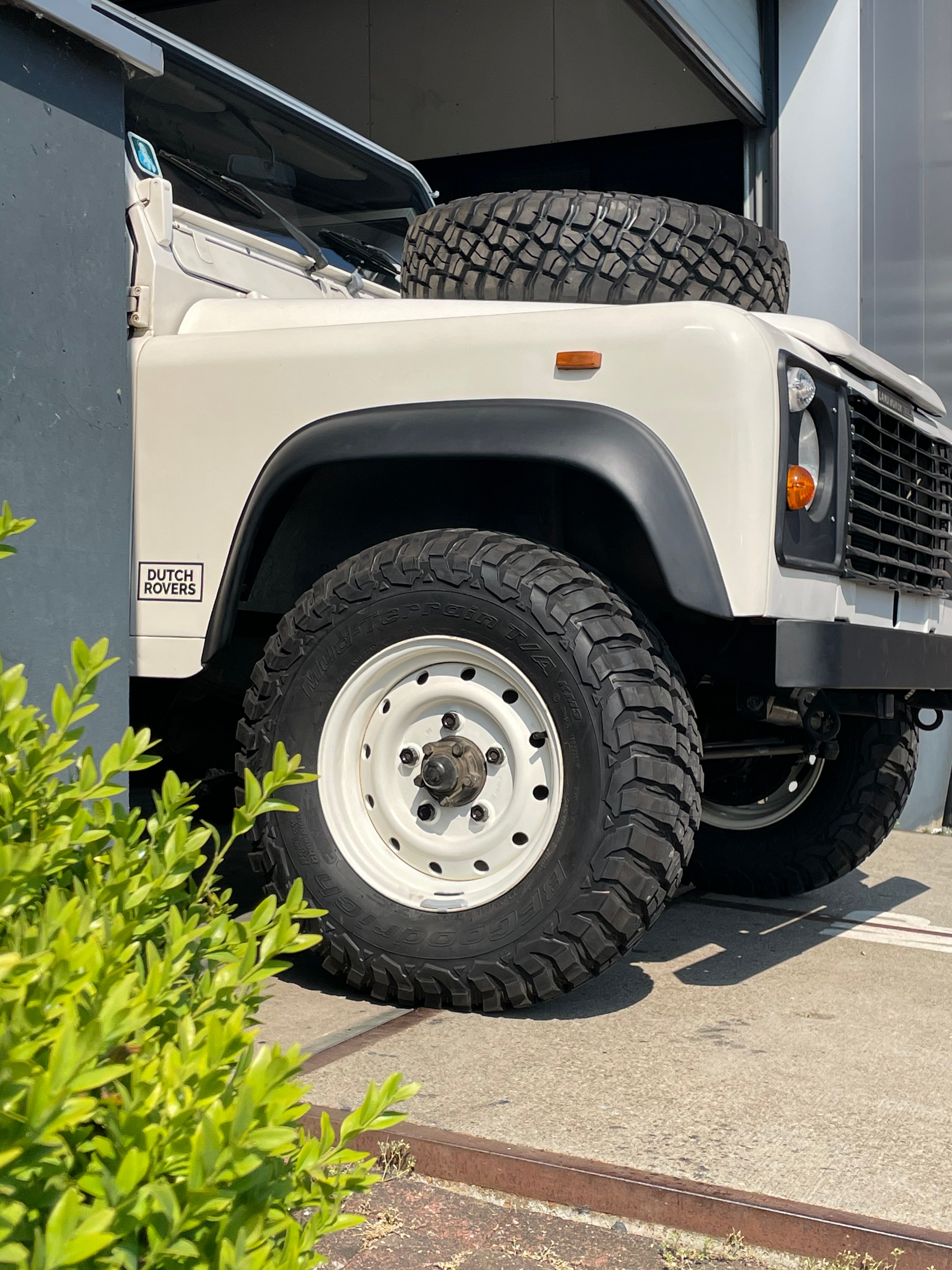 Dutch Rover Defender Conversions Land Rover 90 - Petrol conversion (sold) – DUTCH ROVERS
