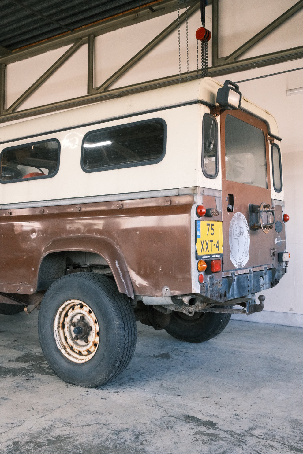 DUTCH ROVERS | Available project: Land Rover Defender 110 88 | 1986 | 2.5