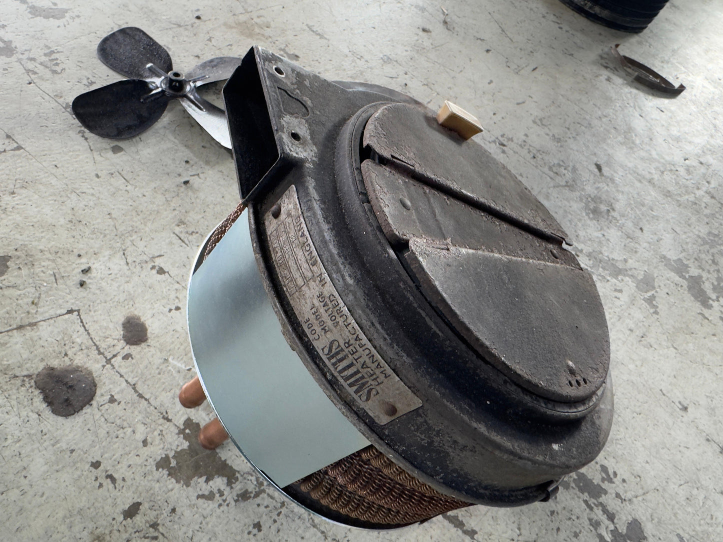 Smiths R225 round heater with Demister (Part Number 304984 330988)